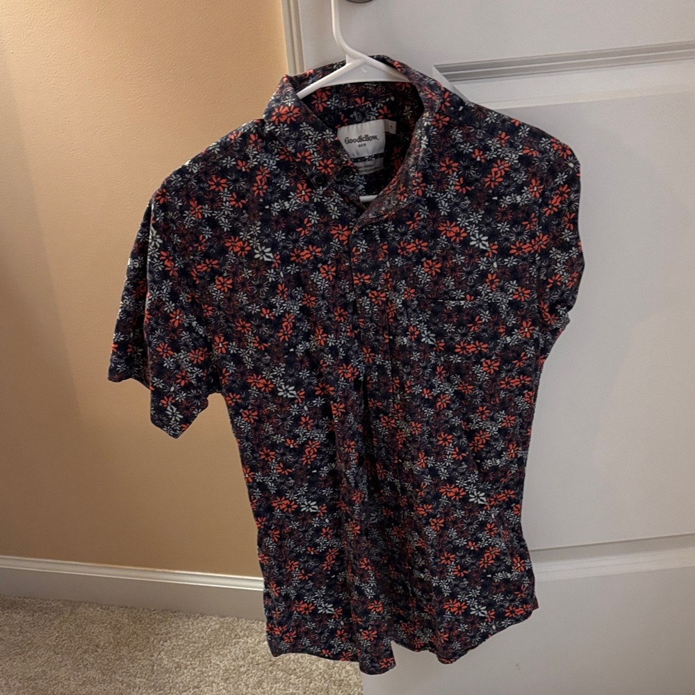 Goodfellow & Co Dark Floral Button Down Shirt